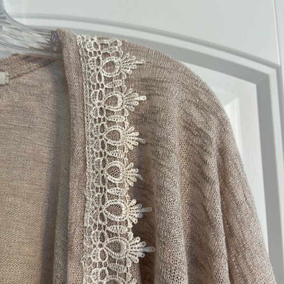 Short Sleeve Cardigan - Picture 2 of 6